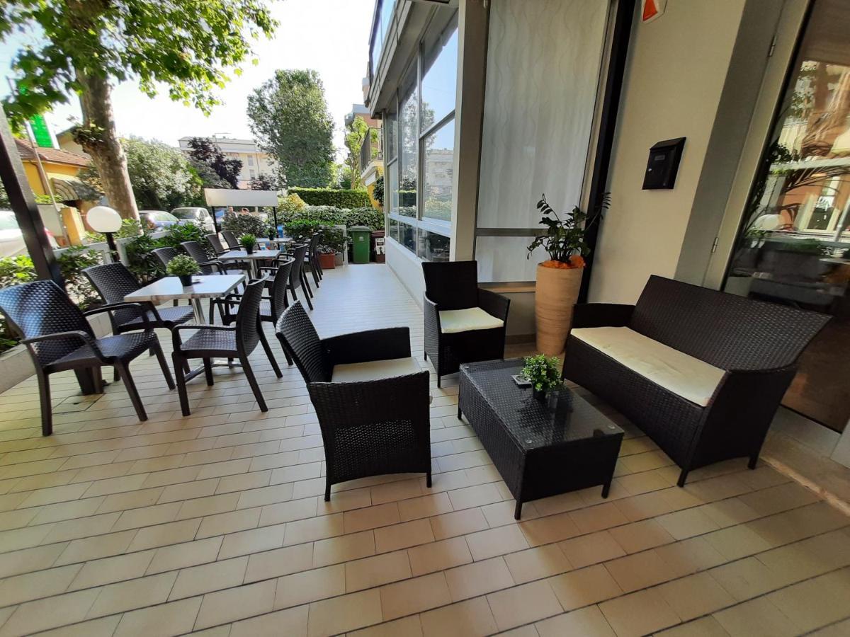 Hotel Barbiani Riccione Exteriér fotografie